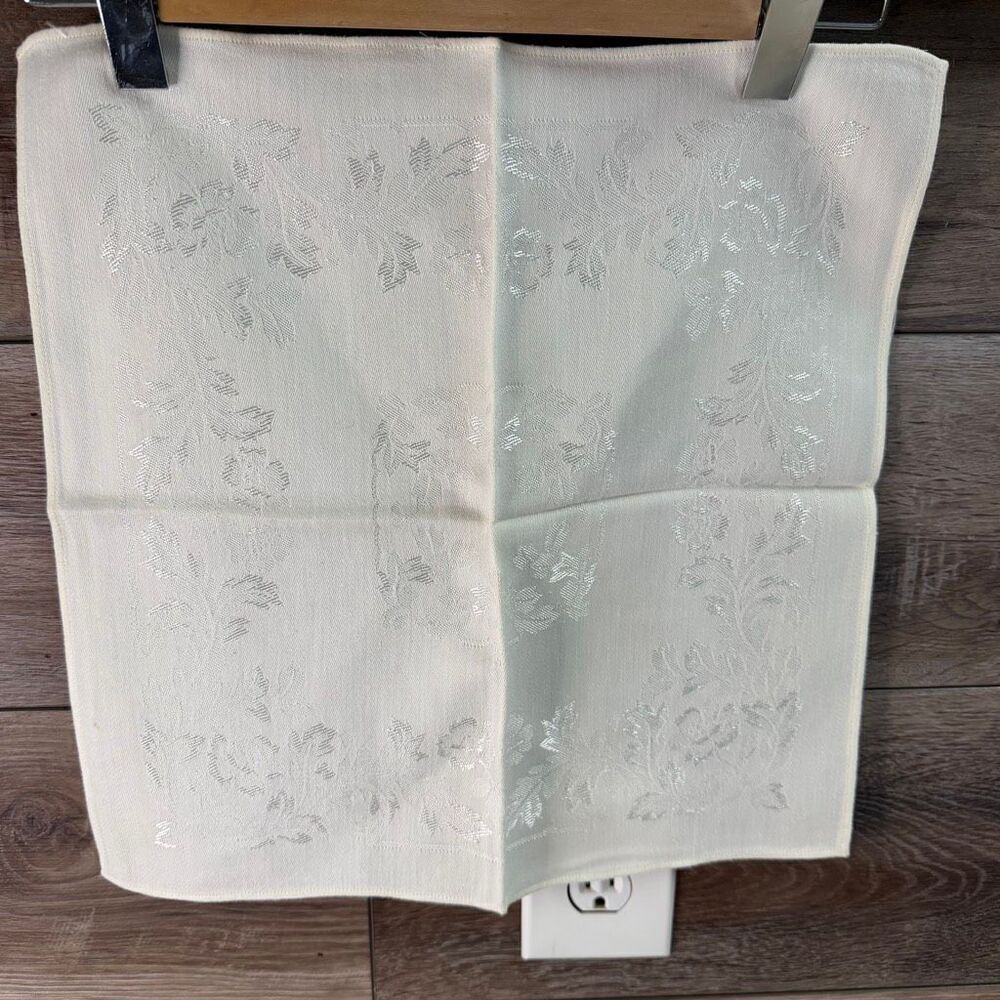 Vintage Table Cloth Napkins Floral Print Set of 7 Cream Color READ